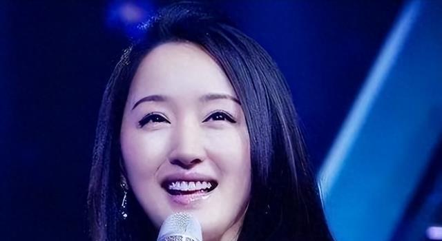 杨钰莹最新动态揭秘，小巷深处的独特风情之旅